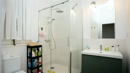 Rooms in Barcelona Ciutat Vella - photo 7