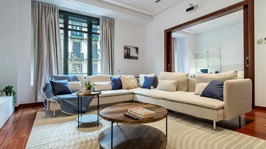 Rooms in Barcelona Eixample - photo 9