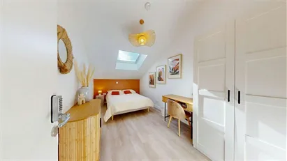 Room for rent in Lyon, Auvergne-Rhône-Alpes Room for rent in Lyon, Auvergne-Rhône-Alpes