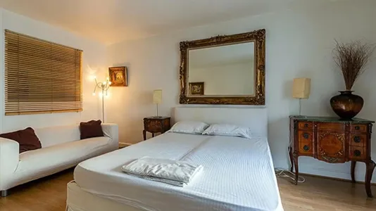 Apartments in Paris 8ème arrondissement - photo 4