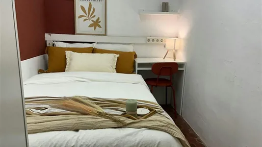Rooms in Barcelona Eixample - photo 1