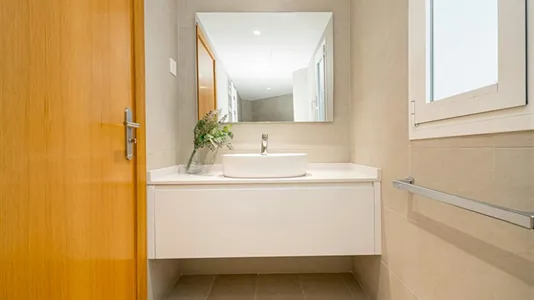 Rooms in Madrid Chamartín - photo 9