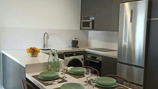 Rooms in Barcelona Ciutat Vella - photo 10