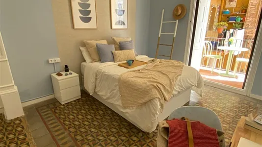 Rooms in Barcelona Ciutat Vella - photo 2