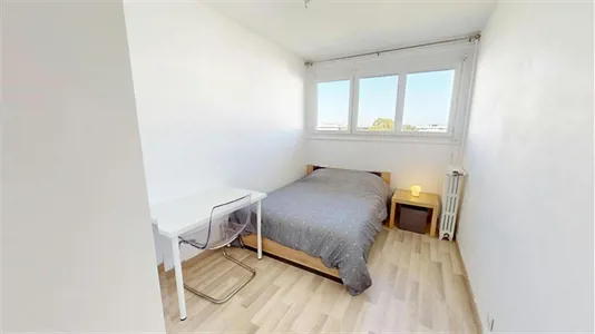 Rooms in Clermont-Ferrand - photo 3