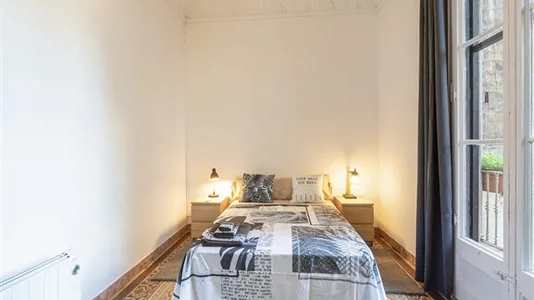 Rooms in Barcelona Eixample - photo 3