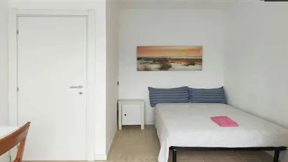 Room for rent in Milano Zona 9 - Porta Garibaldi, Niguarda, Milan