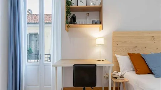 Rooms in Madrid Centro - photo 5