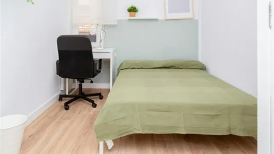 Rooms in Zaragoza - photo 2