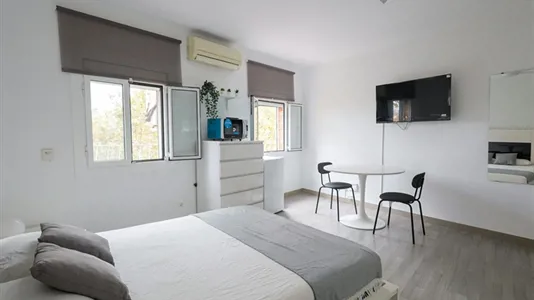 Rooms in Barcelona Nou Barris - photo 3