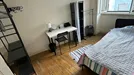 Room for rent, Lisbon (region), &lt;span class=&quot;blurred street&quot; onclick=&quot;ProcessAdRequest(14432770)&quot;&gt;&lt;span class=&quot;hint&quot;&gt;See streetname&lt;/span&gt;[xxxxxxxxxxxxx]&lt;/span&gt;