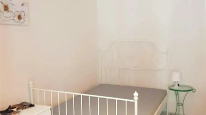 Room for rent in Napoli Municipalità 4, Naples