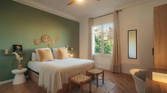 Rooms in Barcelona Eixample - photo 1