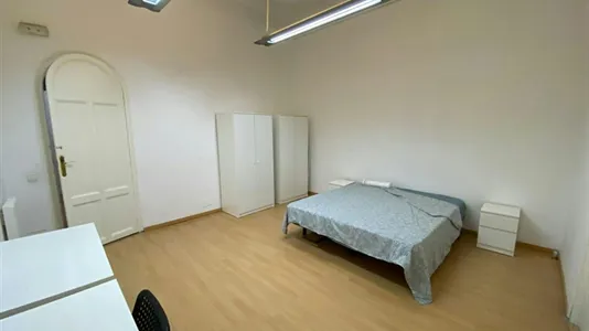 Rooms in Barcelona Eixample - photo 3