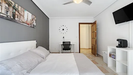 Rooms in Alcalá de Henares - photo 4