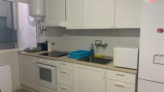 Rooms in Málaga - photo 9