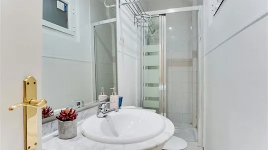 Rooms in Madrid Centro - photo 10