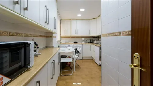 Rooms in Madrid Centro - photo 7