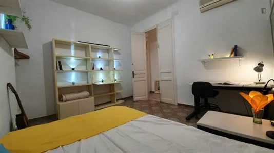 Rooms in Barcelona Ciutat Vella - photo 3