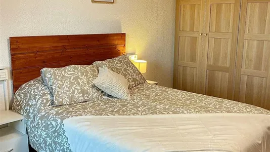 Rooms in Zaragoza - photo 1