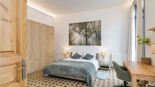Rooms in Barcelona Eixample - photo 3