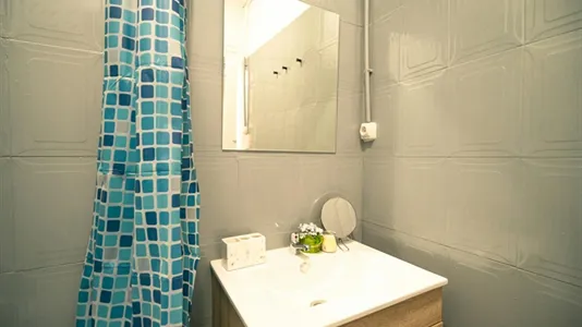 Rooms in Barcelona Ciutat Vella - photo 6