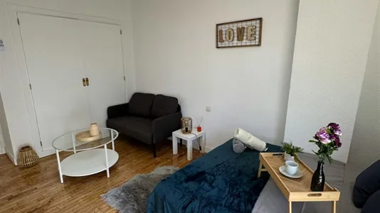 Rooms in Madrid Centro - photo 3