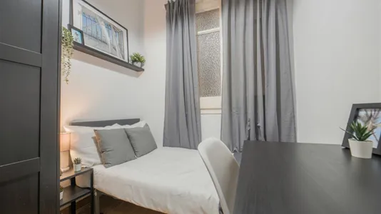 Rooms in Barcelona Eixample - photo 1
