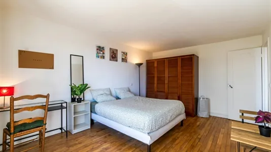 Apartments in Bobigny - photo 4