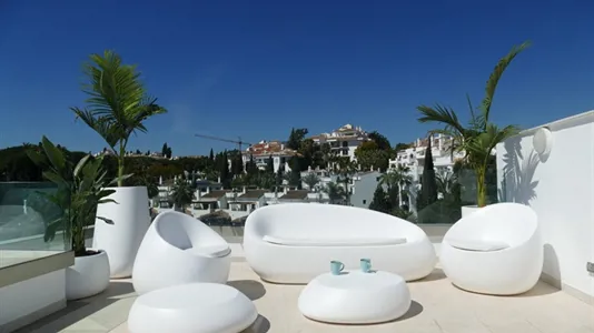 Houses in Marbella - photo 1