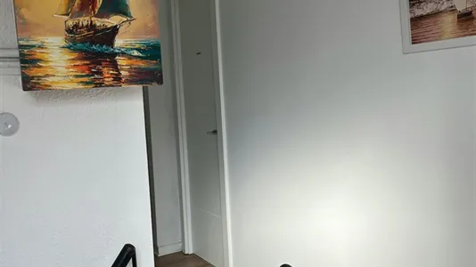 Rooms in Barcelona Ciutat Vella - photo 5