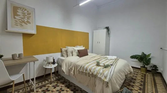 Rooms in Barcelona Eixample - photo 1