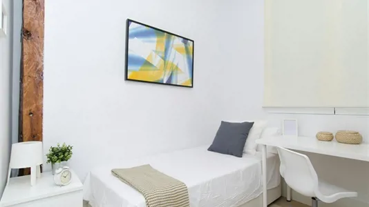 Rooms in Madrid Centro - photo 2