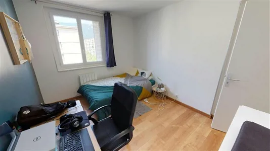 Rooms in Grenoble - photo 2
