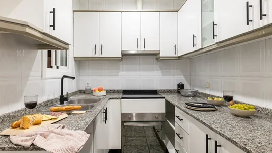 Rooms in Barcelona Eixample - photo 10