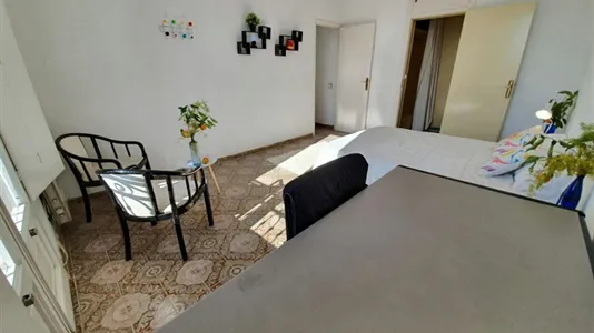 Rooms in Barcelona Ciutat Vella - photo 3