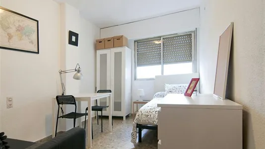 Rooms in Valencia Extramurs - photo 4