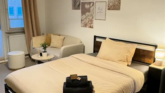 Rooms in Hamburg Nord - photo 2