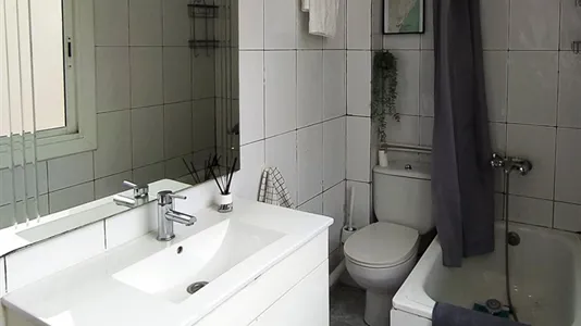 Rooms in Barcelona Sant Martí - photo 9