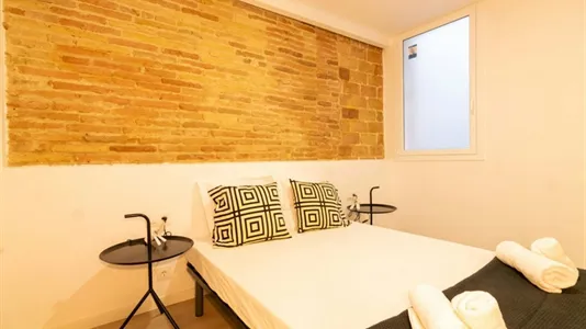 Apartments in Barcelona Ciutat Vella - photo 9