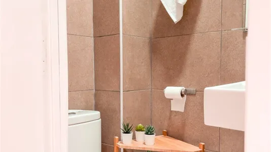 Rooms in Barcelona Ciutat Vella - photo 6