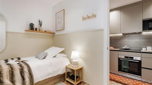Rooms in Barcelona Ciutat Vella - photo 3