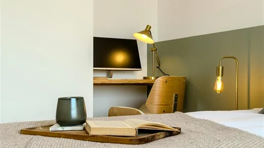 Rooms in Barcelona Eixample - photo 5