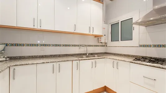 Rooms in Barcelona Eixample - photo 10