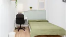 Room for rent, Zaragoza, Aragón, &lt;span class=&quot;blurred street&quot; onclick=&quot;ProcessAdRequest(14206378)&quot;&gt;&lt;span class=&quot;hint&quot;&gt;See streetname&lt;/span&gt;[xxxxxxxxxxxxx]&lt;/span&gt;