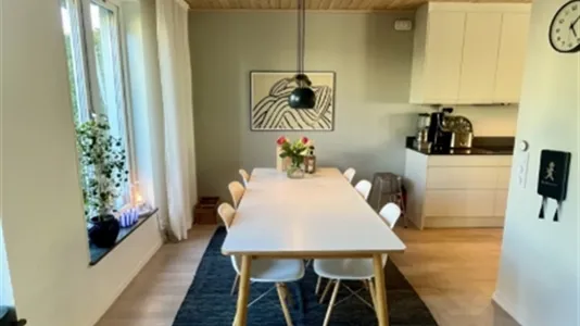 Houses in Solna - photo 4