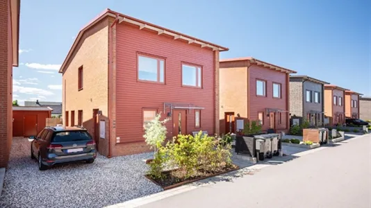 Houses in Helsingborg - photo 1