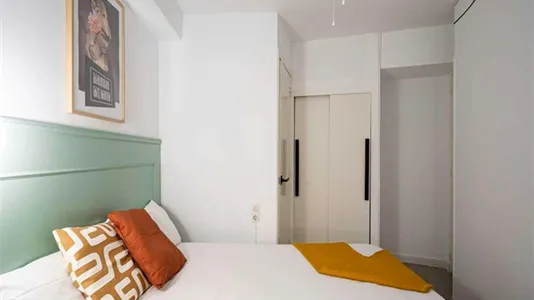 Rooms in Madrid Centro - photo 9