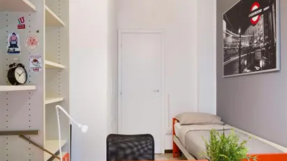 Room for rent in Milano Zona 6 - Barona, Lorenteggio, Milan