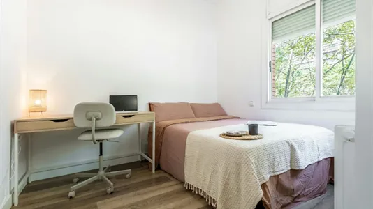 Rooms in Barcelona Eixample - photo 1